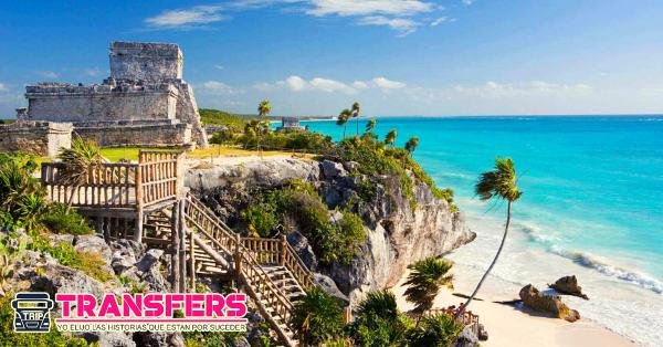 Zona arqueológica de Tulum frente al mar